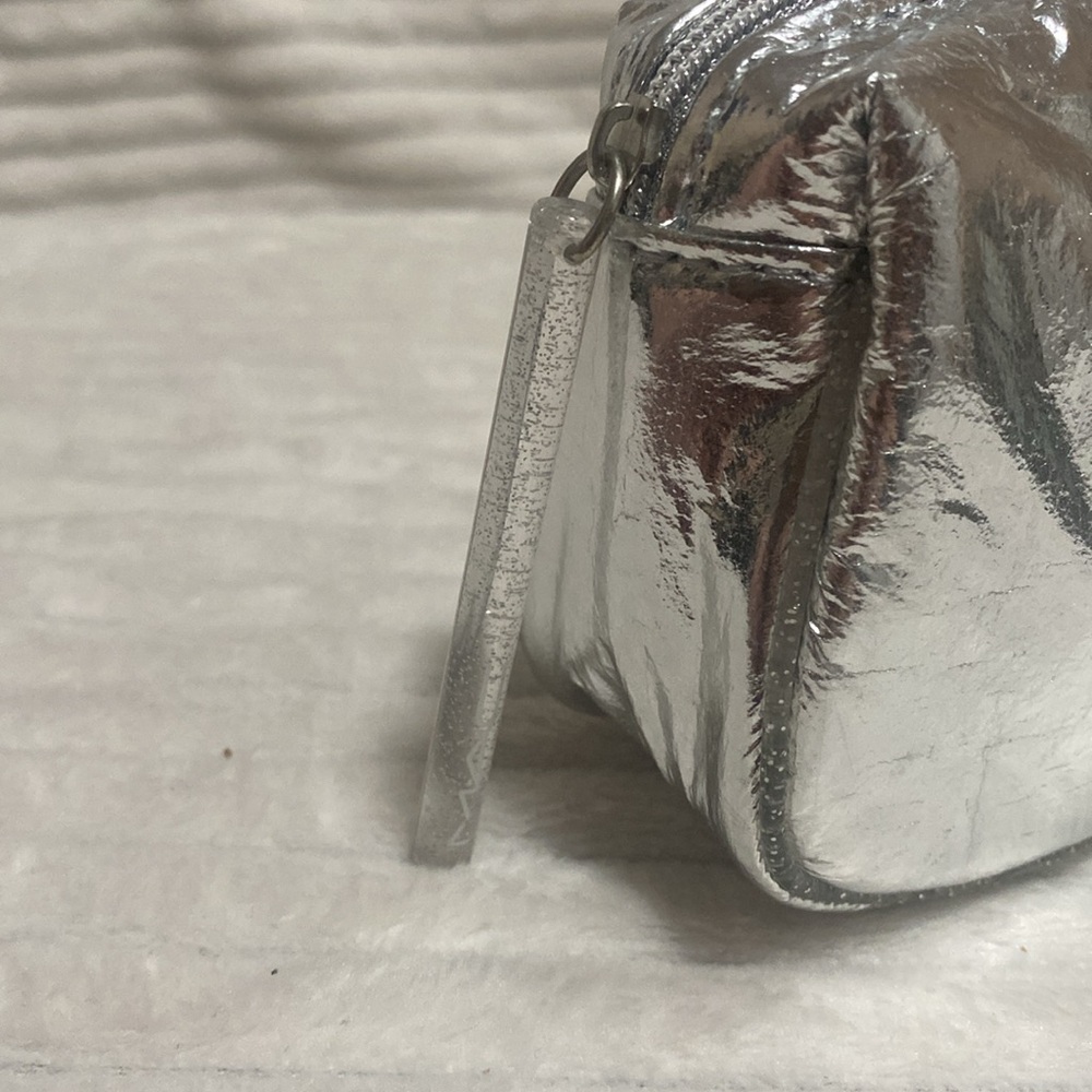 FREE GIFT WITH 1ST PURCHASE IN SHOW - Picture 5 of 5